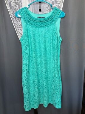 Jessica Howard Turquoise Lace Sheath Dress Crochet Beaded Neckline Sleeveless